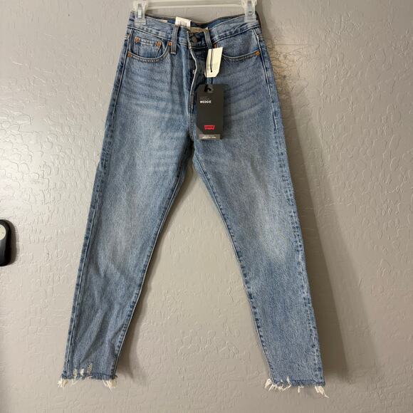 Levi's Denim - NWT Levis Premium Wedgie Tapered Jeans Women’s Size 25 High Rise Button Fly Fade